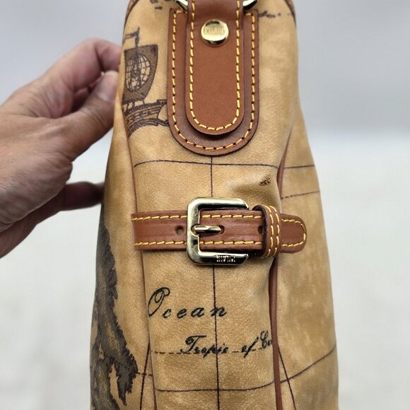 Geo Classic Shoulder Bag - Picture 5 of 12